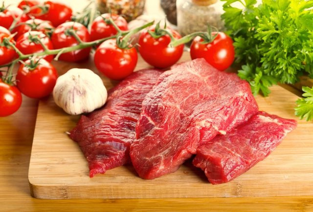Ученые нашли связь между употреблением красного мяса и бесплодием