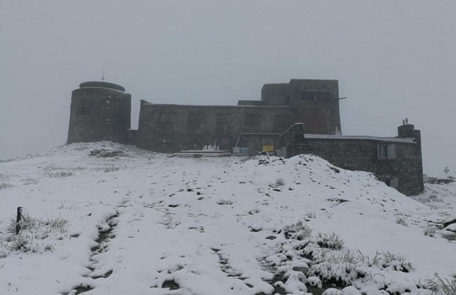 Посреди лета в Карпатах выпал снег