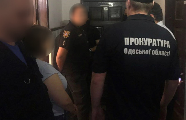 Силовики в Одесской области задержали полицейского: есть подробности