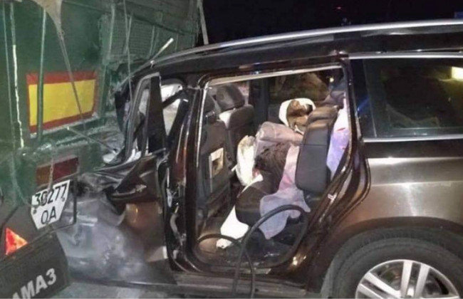 Жуткое ДТП на трассе Киев — Одесса: внедорожник влетел в прицеп, водитель погиб на месте