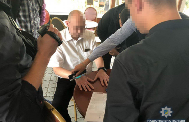 Полиция задержала чиновника горсовета: опубликованы фото