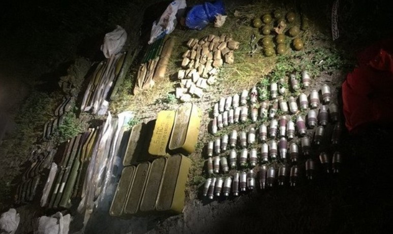 СБУ нашла тайник боеприпасов под Киевом: появилось видео
