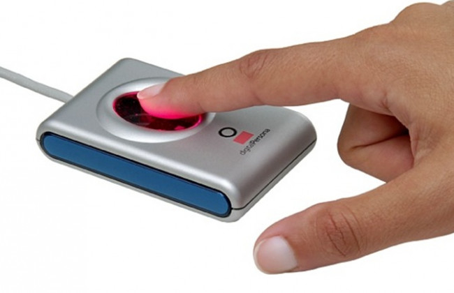 В Украине запустили систему оплаты товаров отпечатком пальца