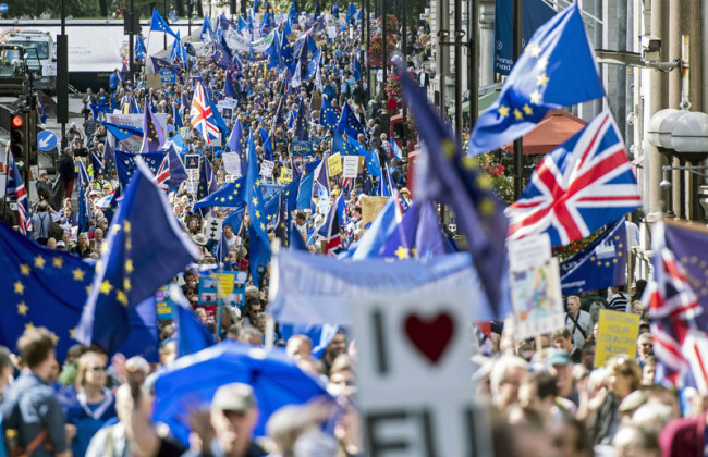 Марш против Brexit в Лондоне: 100 тысяч человек вышли на протест