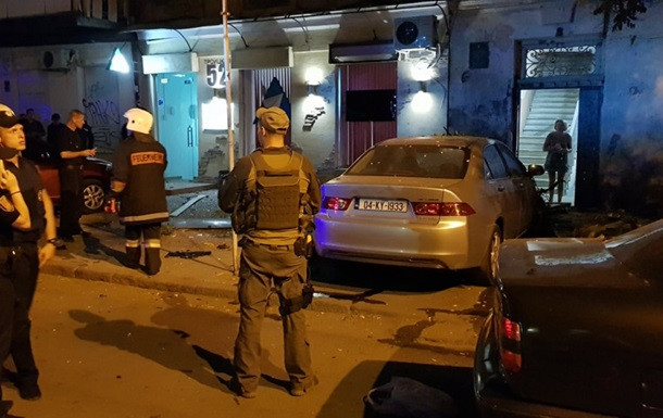 Авто известного бизнесмена взорвали в Одессе (видео)