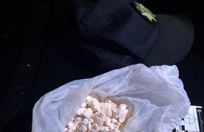 В Киеве на сбыте амфетамина задержан полицейский