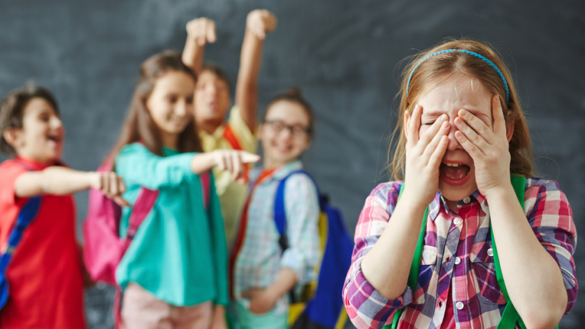 За сломанный нос полтавской школьнице запретили выходить из дома  2 года
