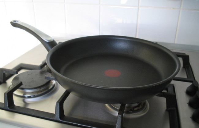 Популярный вид посуды провоцирует появление рака