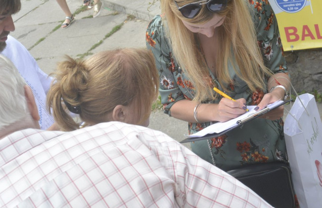 В Киеве под видом хлебных карточек незаконно собирают персональные данные