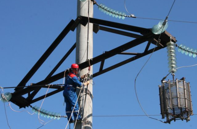 Непогода в Украине: города и села массово остались без света