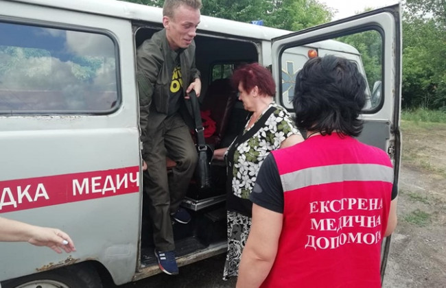 В Славянске маршрутчик силой выбросил из автобуса подростка-льготника