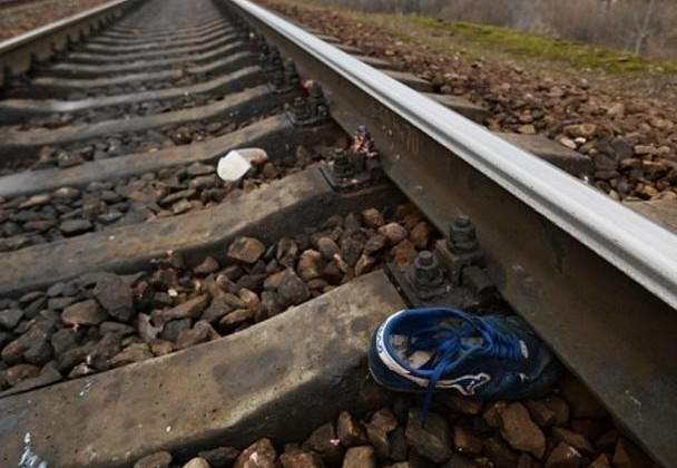 15-летней девочке поезд отрезал часть ноги в Кривом Роге