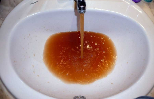 Киевлян предупредили о грязной воде из кранов: список адресов