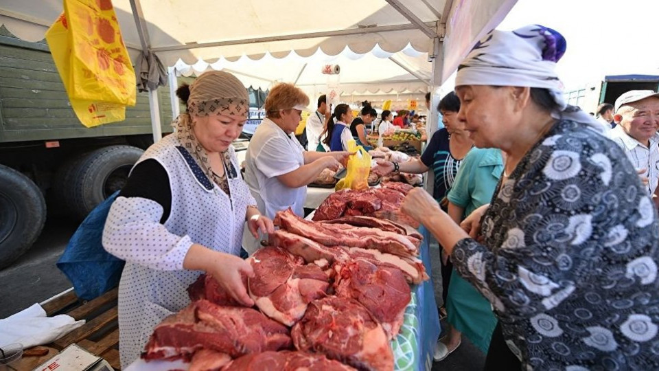 В Киеве ввели запрет на продажу мяса и рыбы на ярмарках