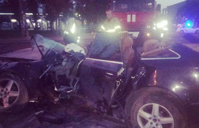 Жуткое ДТП в Киеве: водителя пришлось вырезать из автомобиля