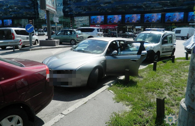 Обчистили десятки квартир: дерзкую банду грабителей задержали в Киеве