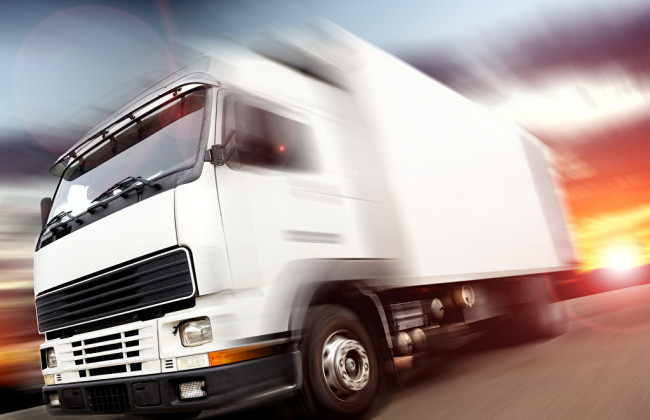 Бросаются под грузовики: киевлян разозлила новая «забава» молодежи