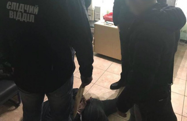 Организовали коррупционную схему: под суд пойдут таможенники