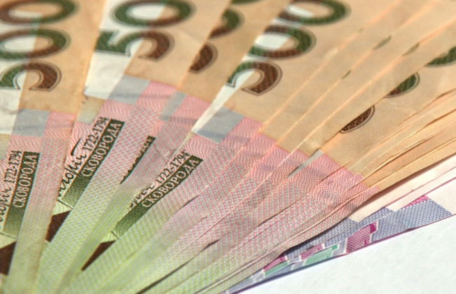 На 1,2 миллиона гривен оштрафовали двух киевлян из-за кредита