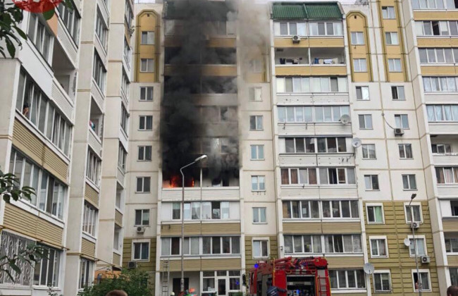 В Вишневом загорелась многоэтажка