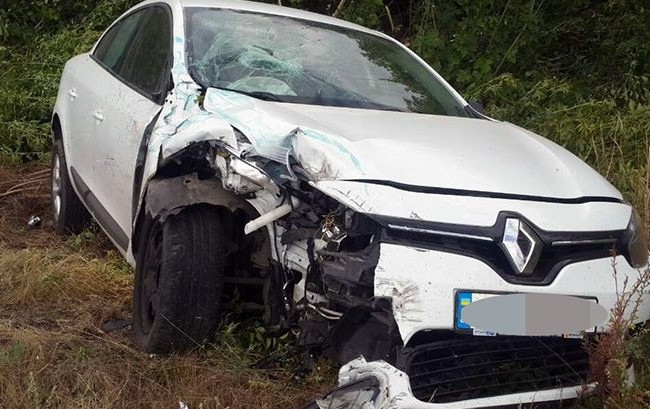 Жуткое ДТП под Мелитополем: легковушка врезалась в военный грузовик