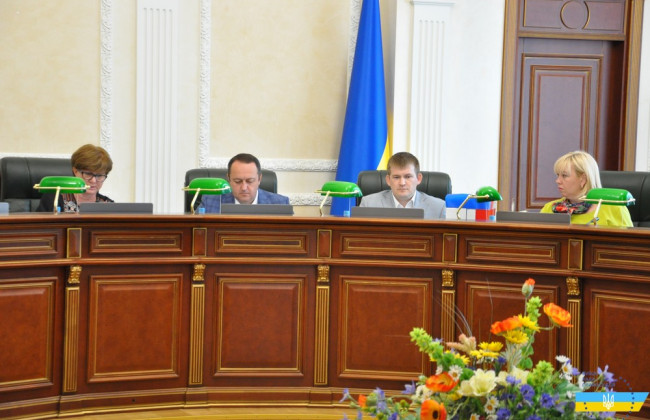 Двух судей отстранили от работы