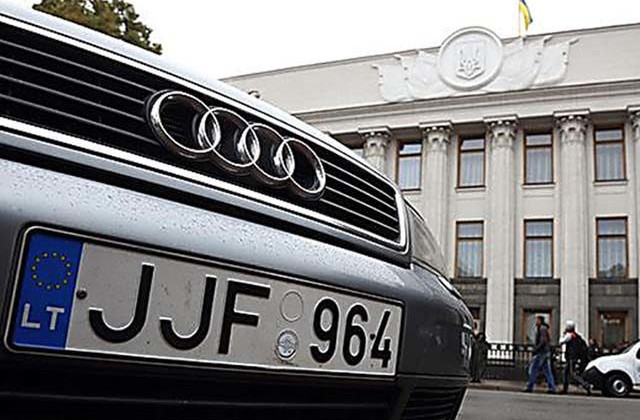 В Украине насчитали 58 тысяч незаконных машин на «евробляхах»