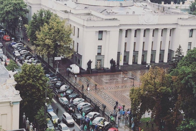 Третий день протестов в Киеве: владельцы евроблях грозят радикальными действиями