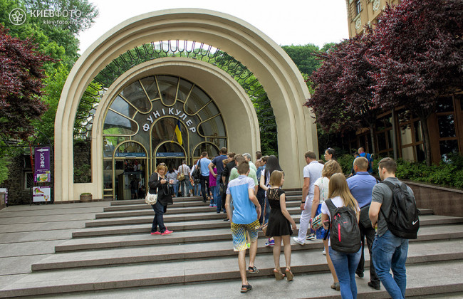 Коммунальщики закроют Киевский фуникулер: есть подробности