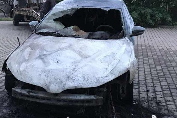 В Ужгороде пограничнику сожгли машину