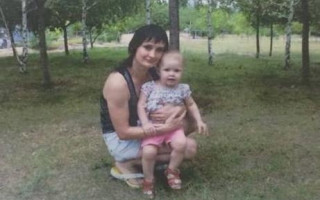 В Запорожье четвертые сутки ищут молодую маму с 1,5-летней дочерью