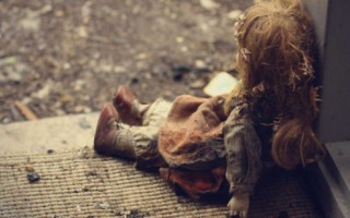 В Ивано-Франковской области мать приковала детей металлической цепью к батарее