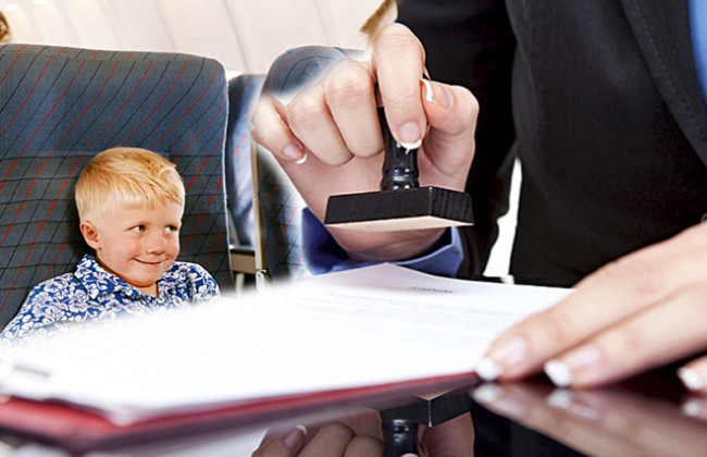 Розлучення, роз’їзд, аліменти, борги: нові норми виїзду дитини за кордон
