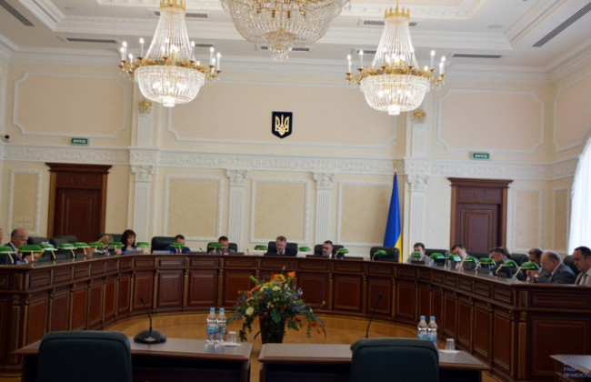 Трех судей уволили в отставку