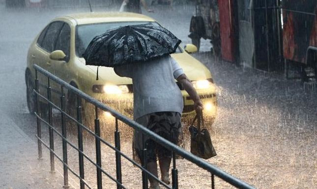 На Киев надвигается мощный ураган: синоптики предупредили об ухудшении погоды