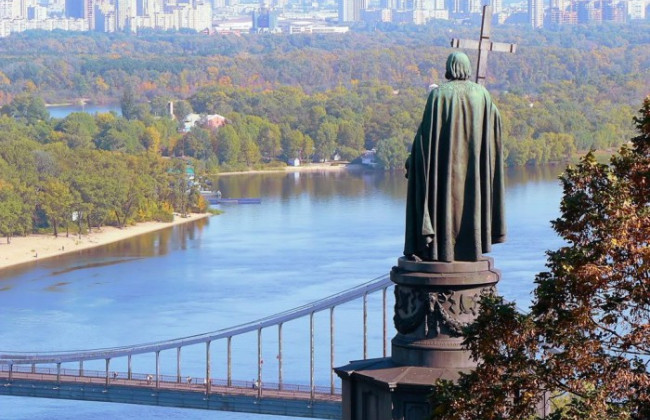 В Киеве ограничат движение транспорта к годовщине Крещения Руси