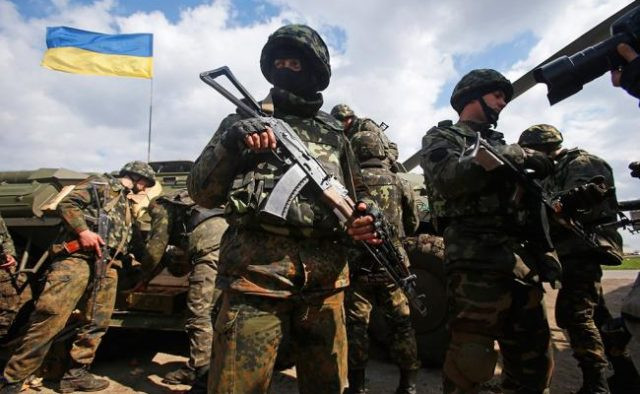 Сутки на Донбассе: ВСУ дорогой ценой остановили атаку боевиков