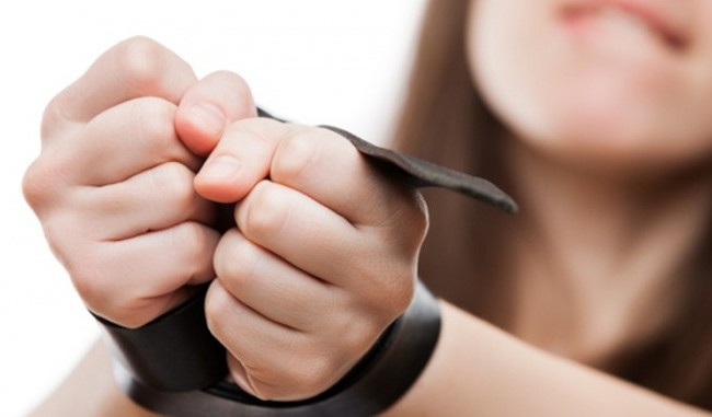 Продавали украинок: правоохранители задержали группу мужчин