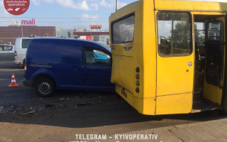 Серьезная ДТП  напротив столичного ТРЦ: есть пострадавшие