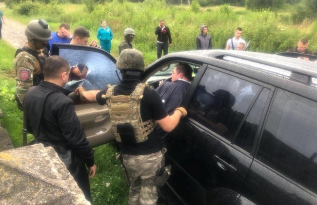Во второй раз попытался взять деньги: задержан мэр города Сколе
