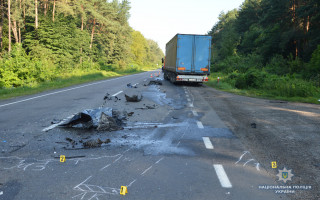 Ужасное ДТП на Волыни: от легковушки осталась груда металла