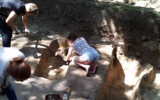 Жуткая находка: семиярусное кладбище нашли в Чернигове