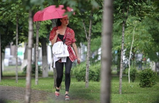 Дождь и грозы: синоптики рассказали о погоде на сегодня