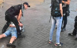 Побили пассажиров и напали на полицейских: Днепр всколыхнула пьяная драка