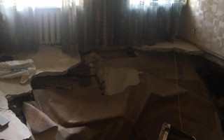 В жилом доме Одессы квартира провалилась в подвал