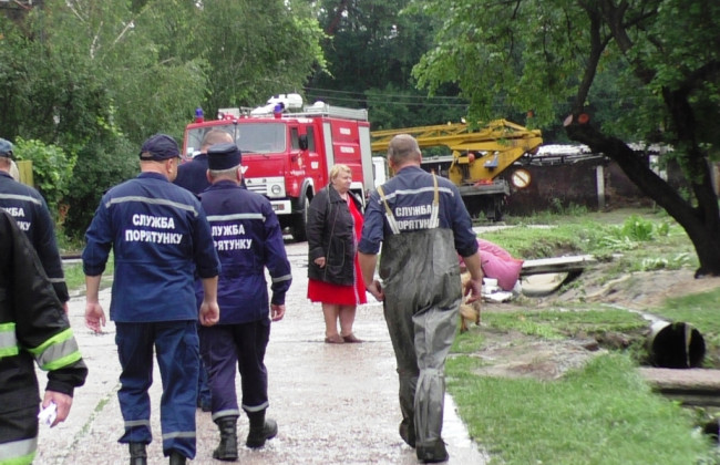 Под водой 13 частных домохозяйств: Черниговом прошел мощный ураган