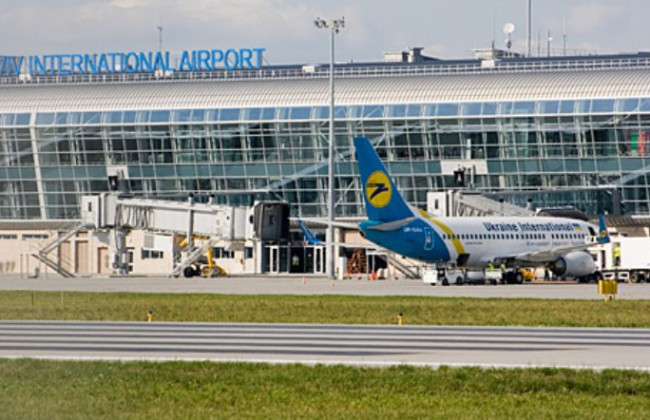 Вслед за Киевом: во Львове появились проблемы с авиасообщением