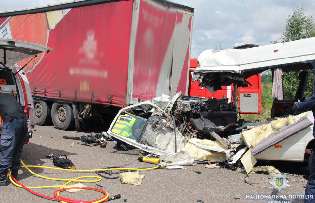 Трагедия в Житомирской области: появились подробности о погибших в жутком ДТП