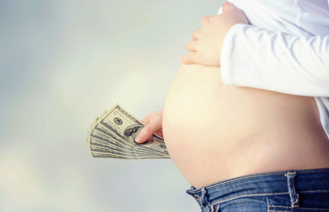 Депутаты предложили запретить иностранцам суррогатное материнство в Украине