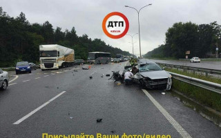 Еще одна смертельная авария произошла на трассе Киев-Харьков: есть подробности